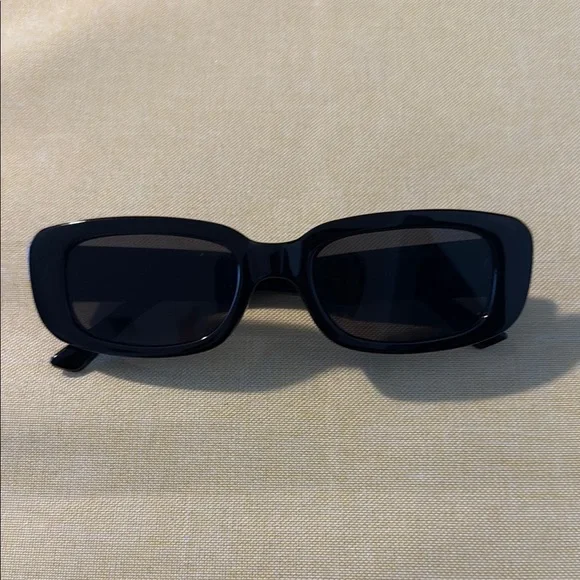 LOFT Black Sunglasses with Case - Picture 3 of 6